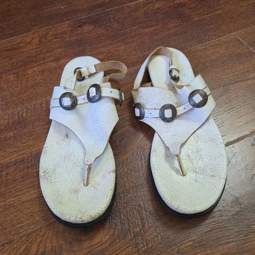 NWOT Musse & Cloud Miah T-Strap Sandals